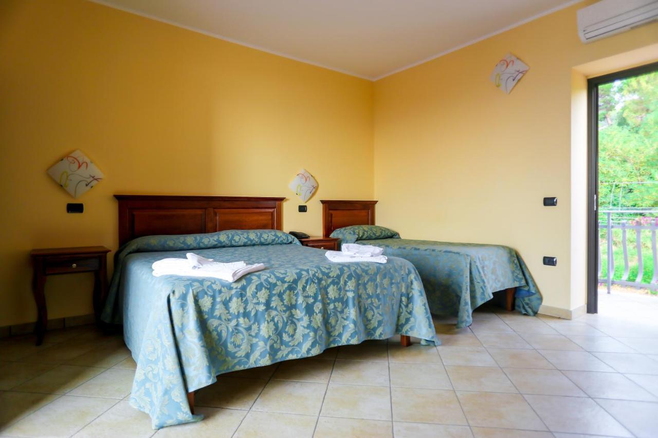 Deluxe Triple Room Sea View